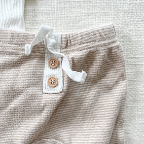 Rachel Zoe baby boy onesie and pant set in white and tan. NB newborn - Picture 3 of 4